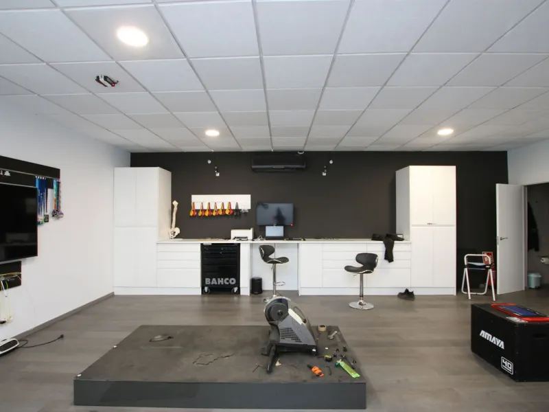Commercial Warehouse with Residential Units in Alhaurín el Grande