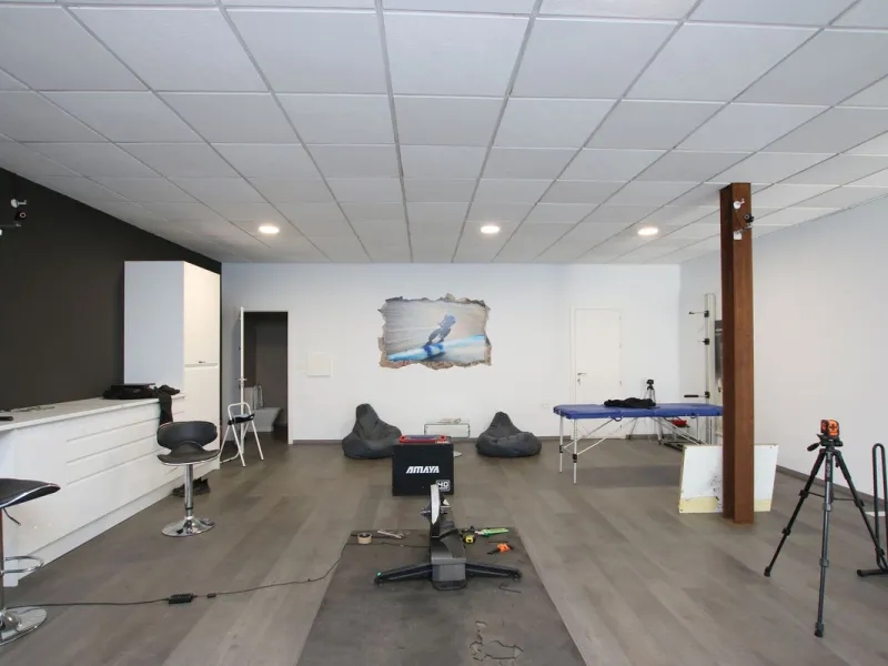 Commercial Warehouse with Residential Units in Alhaurín el Grande