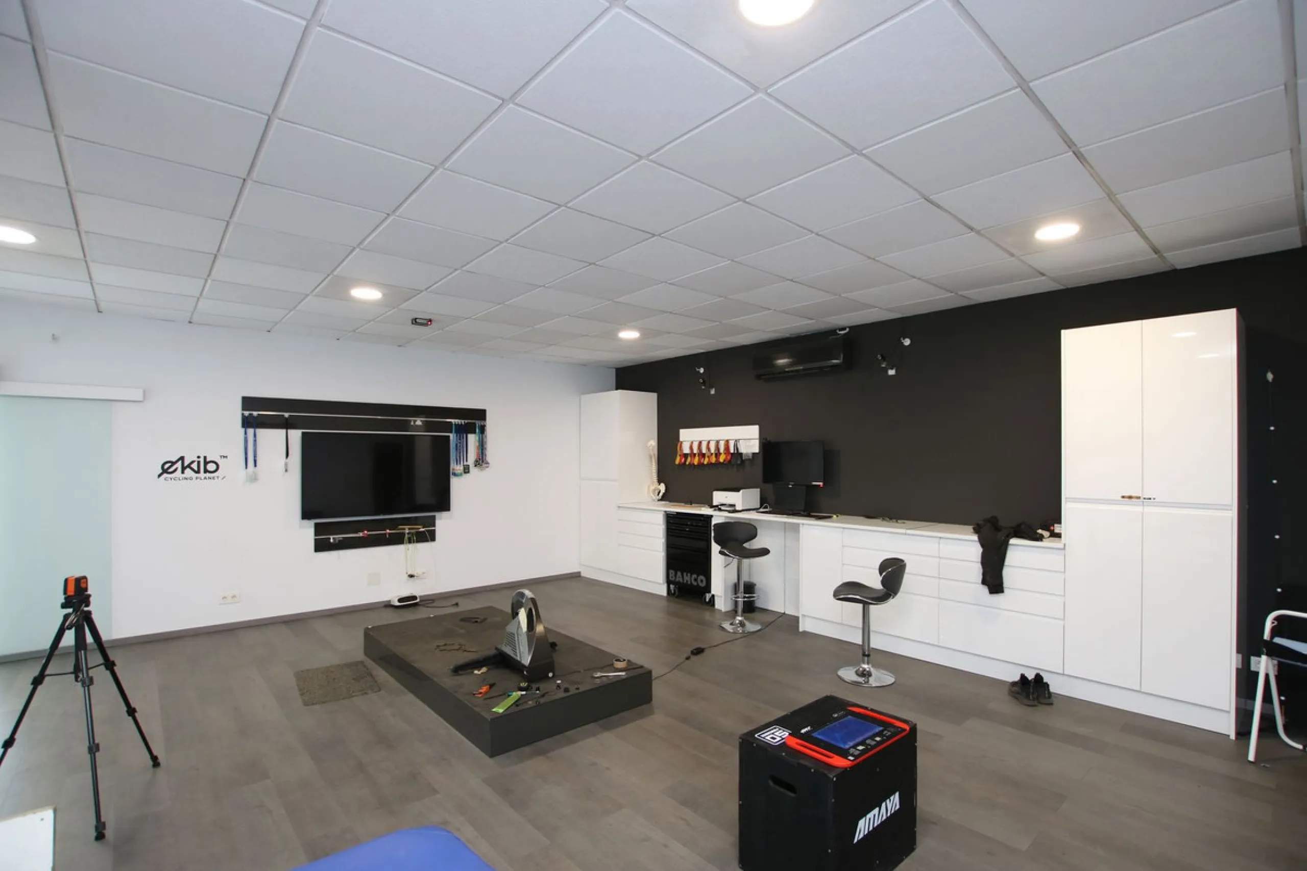 Commercial Warehouse with Residential Units in Alhaurín el Grande