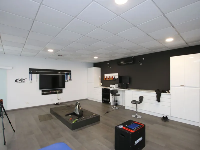 Commercial Warehouse with Residential Units in Alhaurín el Grande