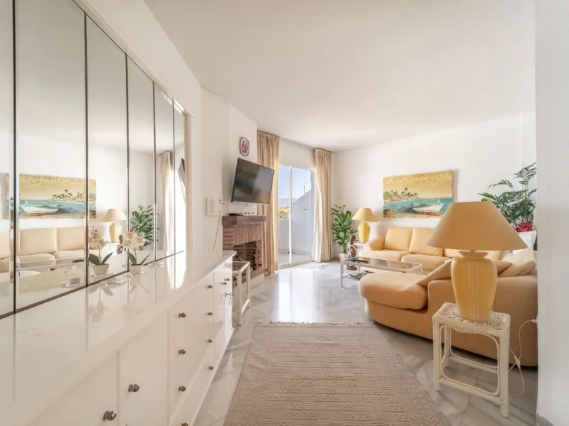 Stunning Penthouse in Calahonda with Unmatched Views