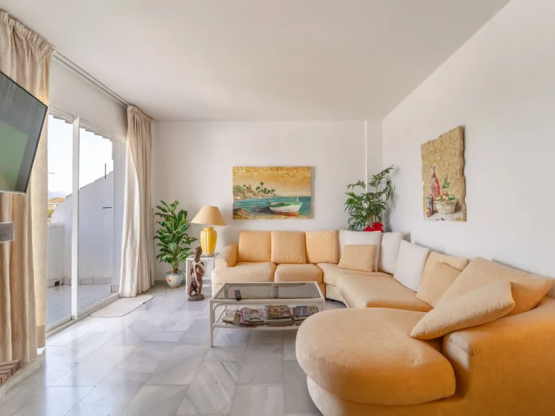 Stunning Penthouse in Calahonda with Unmatched Views