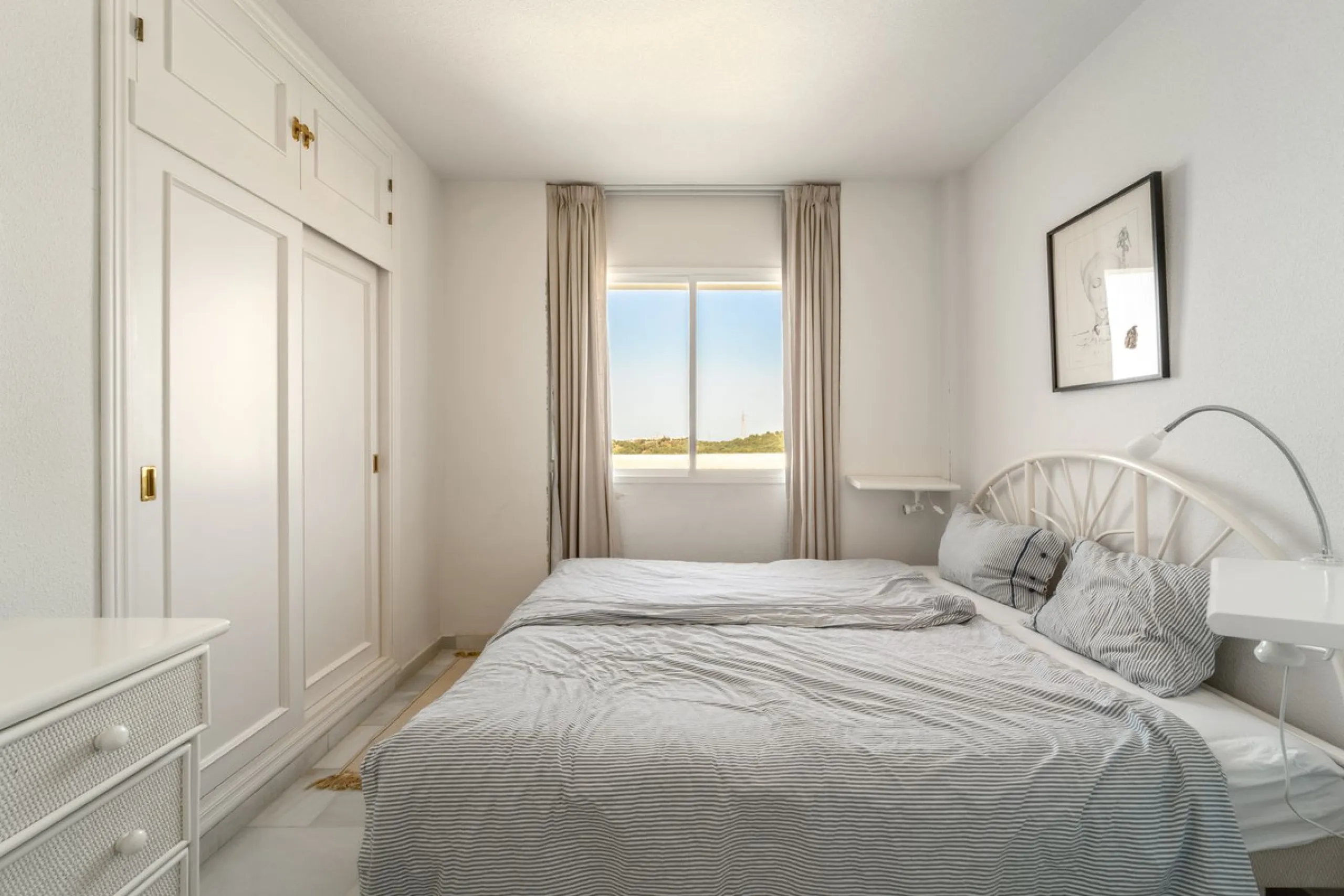 Stunning Penthouse in Calahonda with Unmatched Views