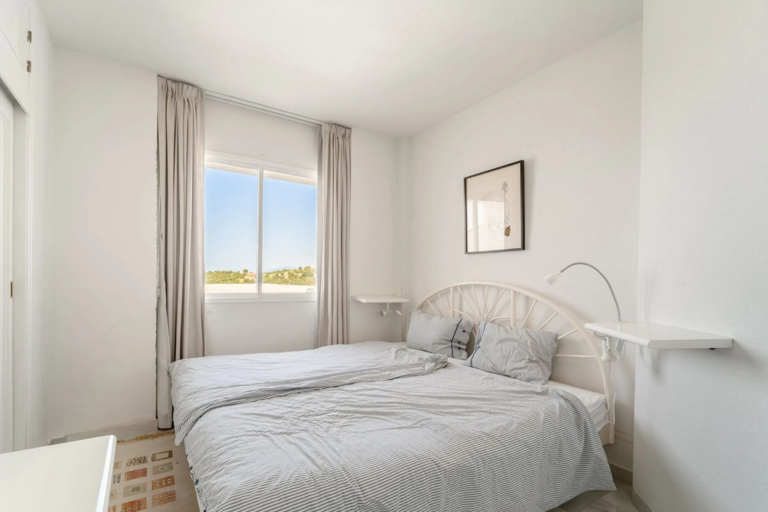 Stunning Penthouse in Calahonda with Unmatched Views