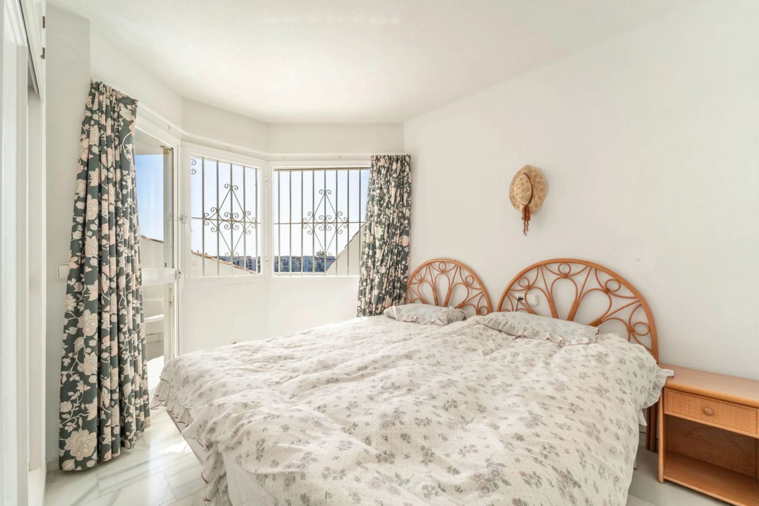Stunning Penthouse in Calahonda with Unmatched Views