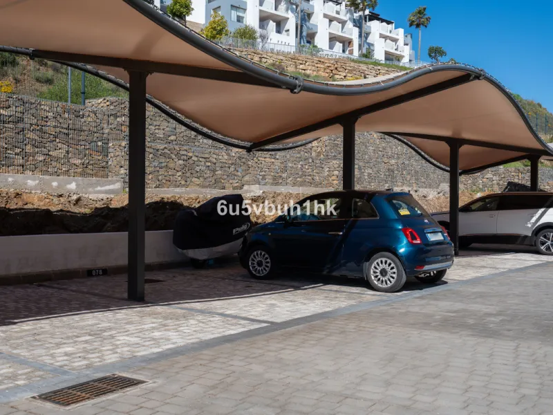 Nestled in the exclusive La Cala Nova Golf community, this brand-new, fully furnished two-bedroom, two-bathroom apartment offers breathtaking golf and mountain views. The spacious layout features a large open terrace and a sleek open kitchen, perfect for 