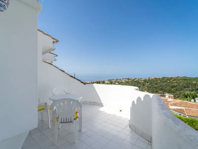 Stunning Penthouse in Calahonda with Unmatched Views