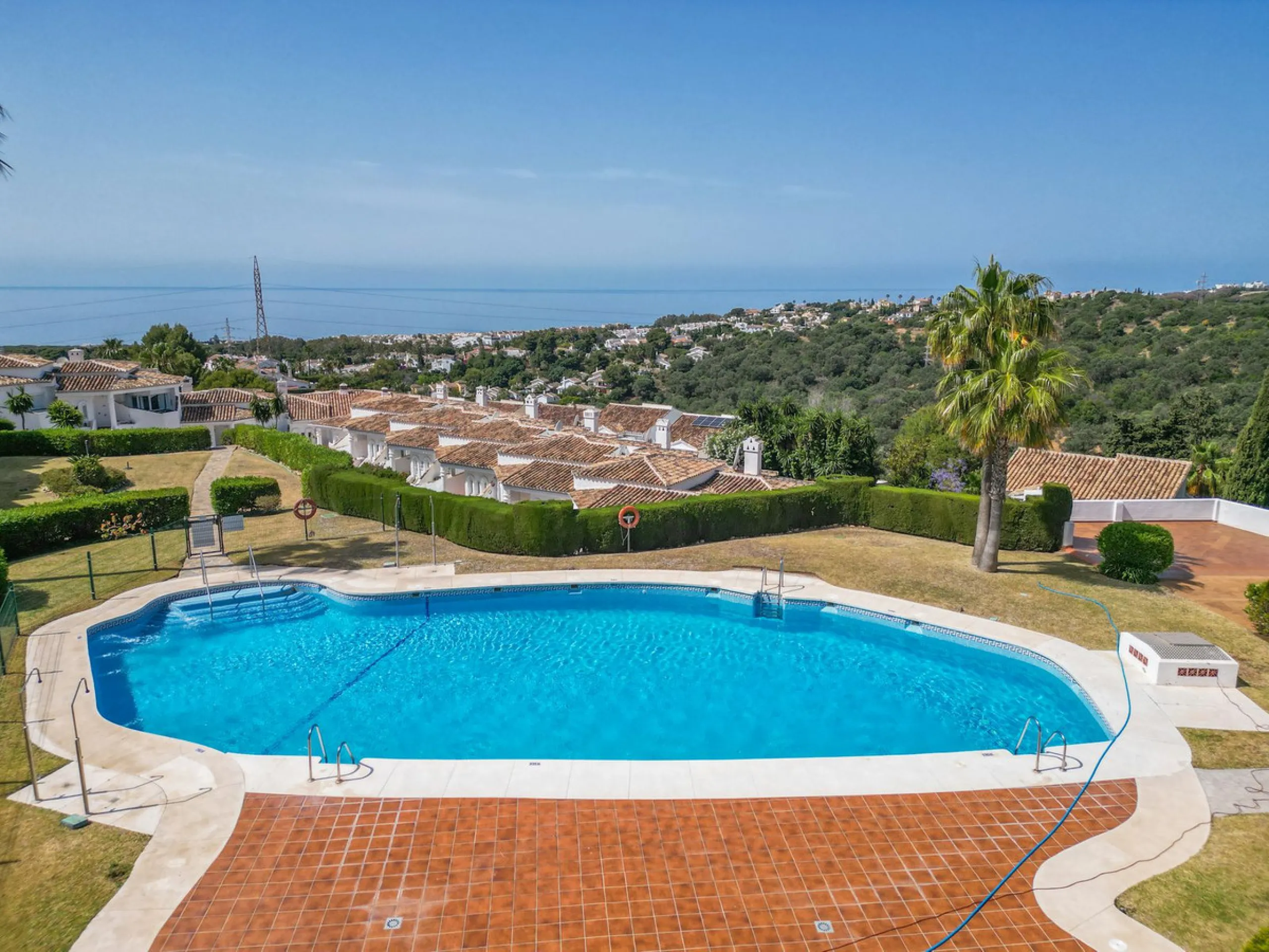 Stunning Penthouse in Calahonda with Unmatched Views