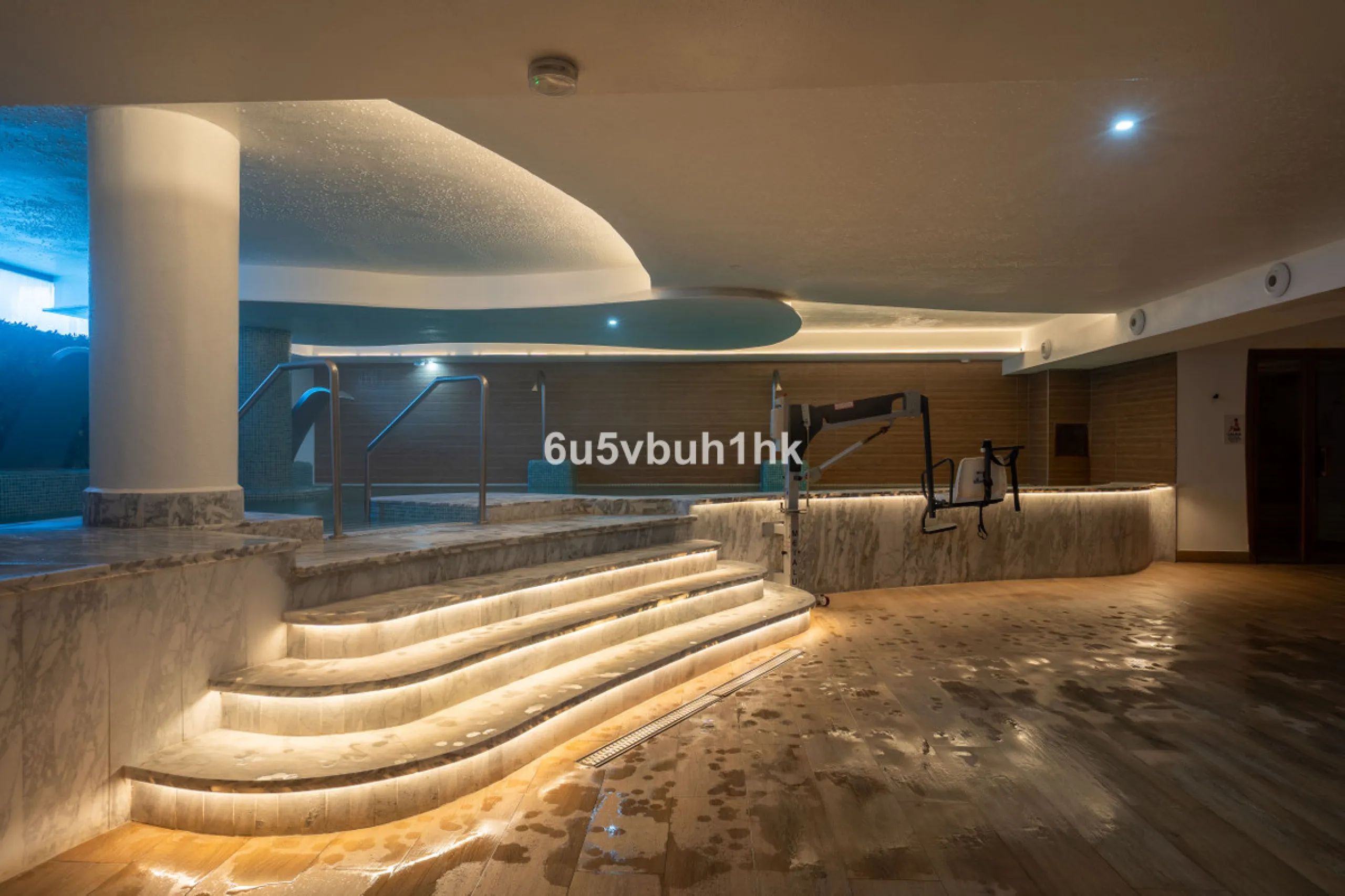 Nestled in the exclusive La Cala Nova Golf community, this brand-new, fully furnished two-bedroom, two-bathroom apartment offers breathtaking golf and mountain views. The spacious layout features a large open terrace and a sleek open kitchen, perfect for 
