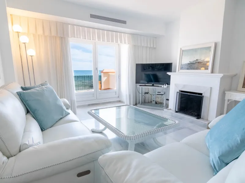 This enchanting and unique townhouse is nestled within the exclusive Belgravia Club, offering direct access to Estepona Marina, the port, and the renowned El Cristo Beach.