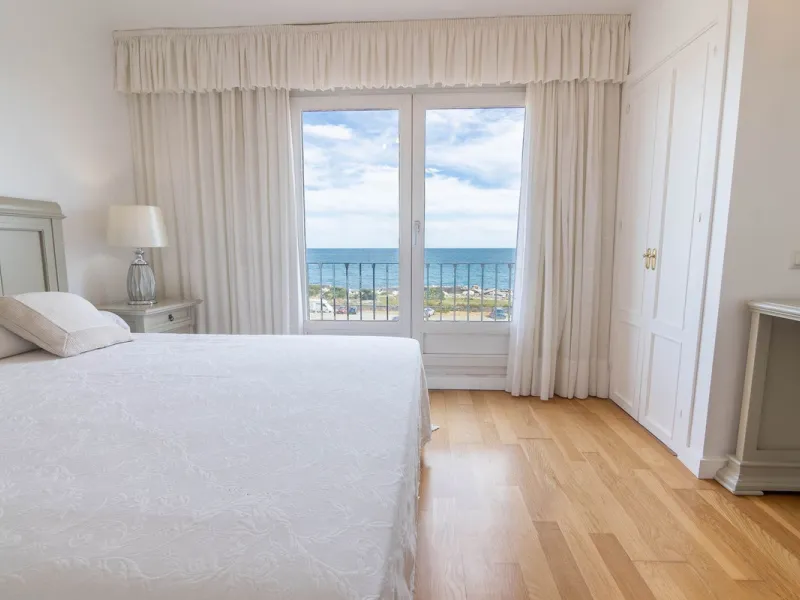 House - Townhouse в продаже в Estepona, Málaga. В доме 4 спален и 3 ванных комнат. Площадь дома 181 м²