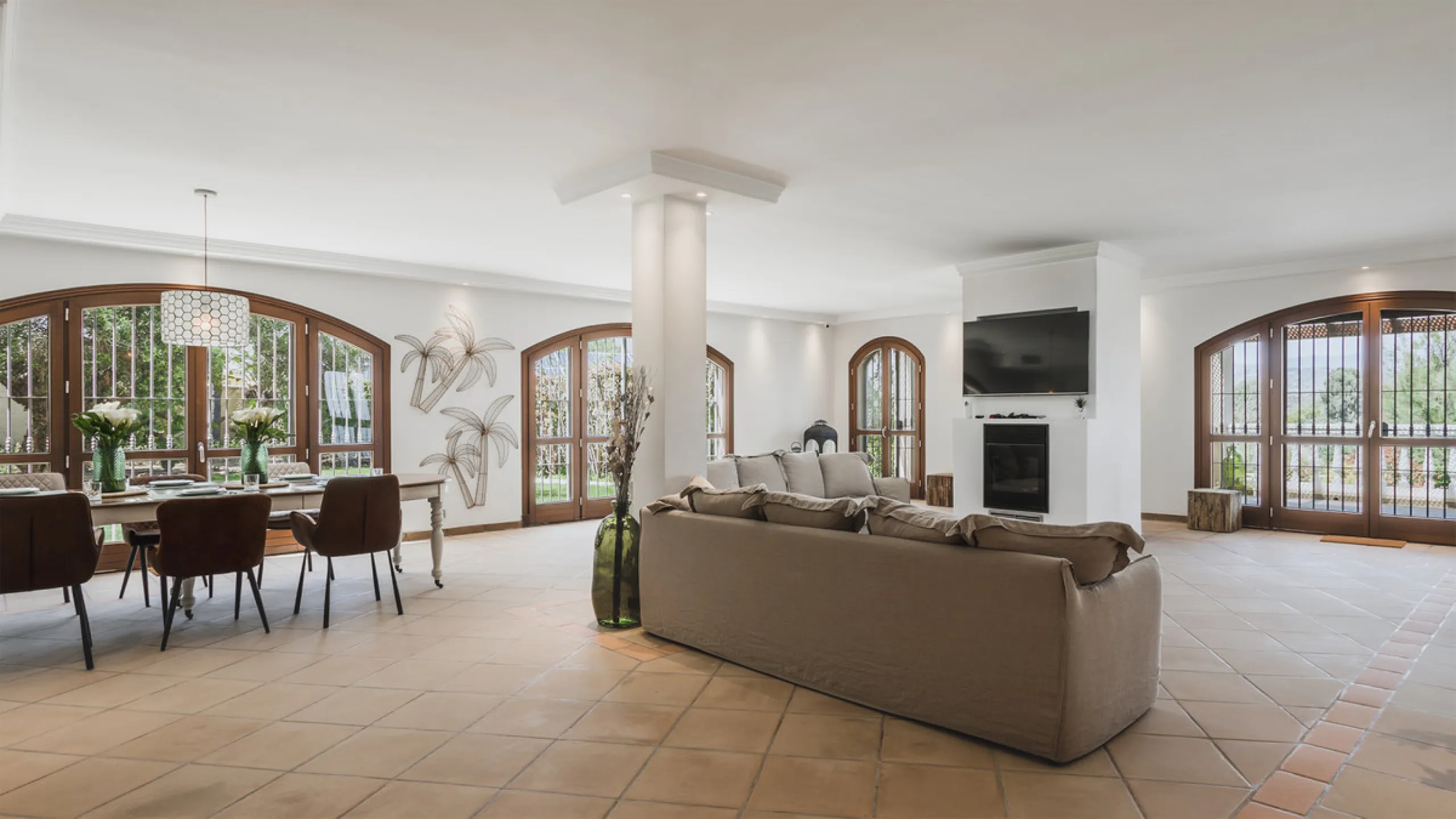 EXCEPTIONAL OPPORTUNITY – Luxurious Country Villa with Sea Views, 7 En-Suite Bedrooms, Gym, Sauna & Remarkable Sustainability Features Just Minutes from Estepona