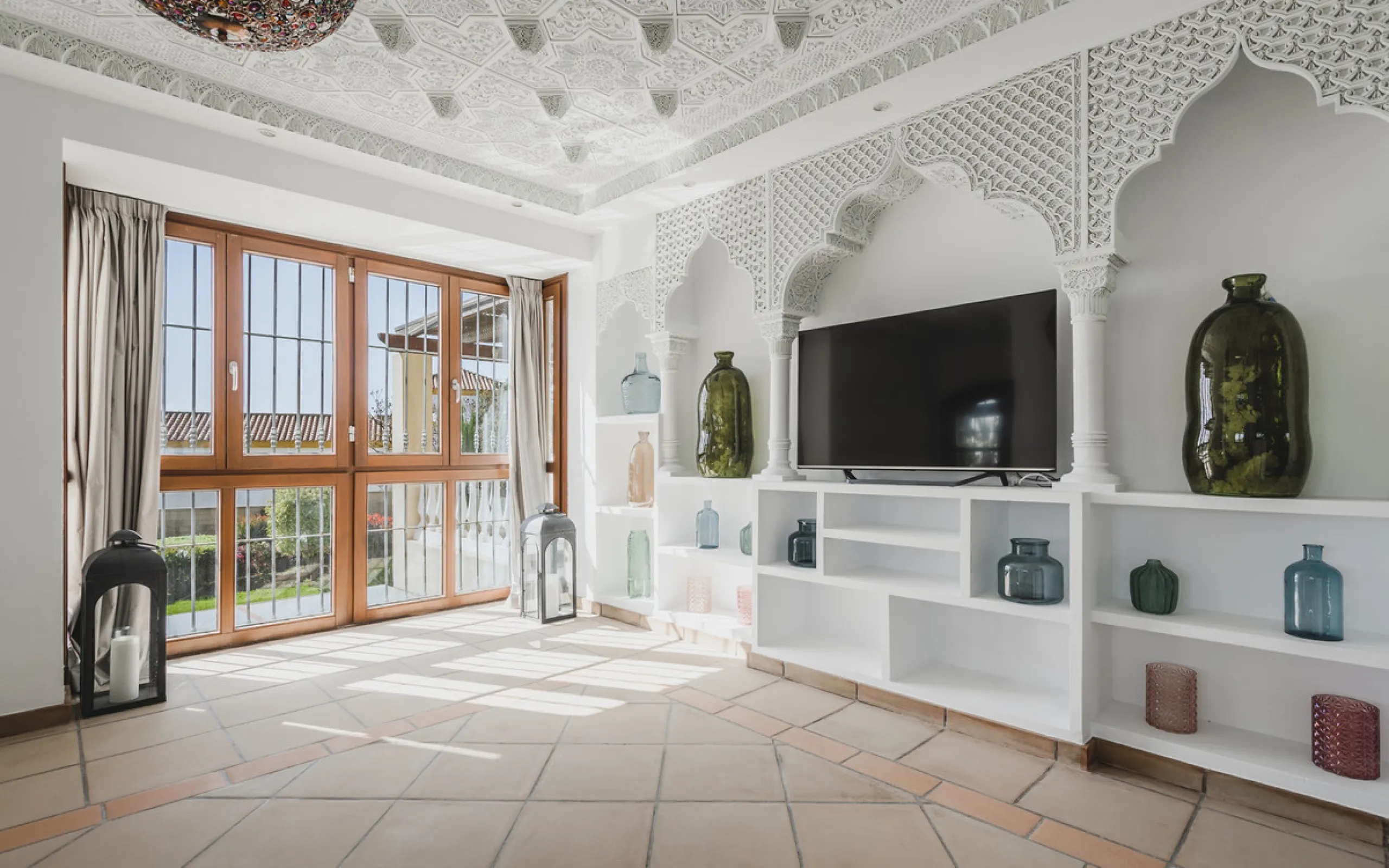 EXCEPTIONAL OPPORTUNITY – Luxurious Country Villa with Sea Views, 7 En-Suite Bedrooms, Gym, Sauna & Remarkable Sustainability Features Just Minutes from Estepona