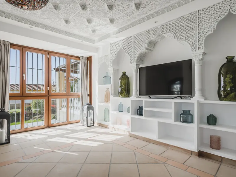 EXCEPTIONAL OPPORTUNITY – Luxurious Country Villa with Sea Views, 7 En-Suite Bedrooms, Gym, Sauna & Remarkable Sustainability Features Just Minutes from Estepona