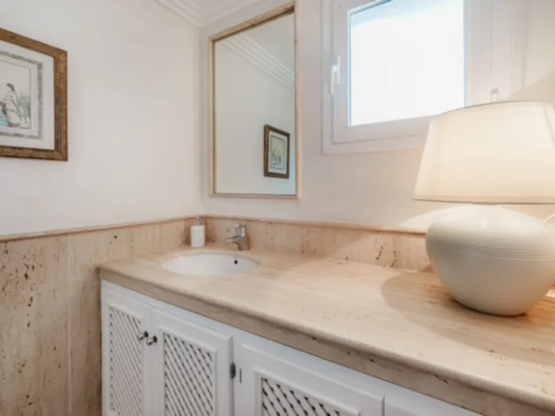 MAGNIFICENT 4-BEDROOM TOWNHOUSE IN A BEACHFRONT GATED COMMUNITY