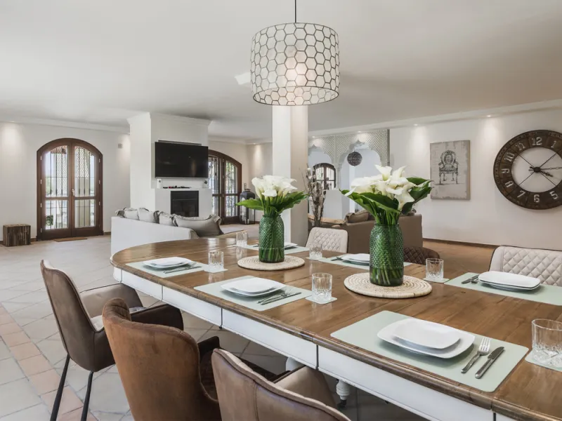 EXCEPTIONAL OPPORTUNITY – Luxurious Country Villa with Sea Views, 7 En-Suite Bedrooms, Gym, Sauna & Remarkable Sustainability Features Just Minutes from Estepona
