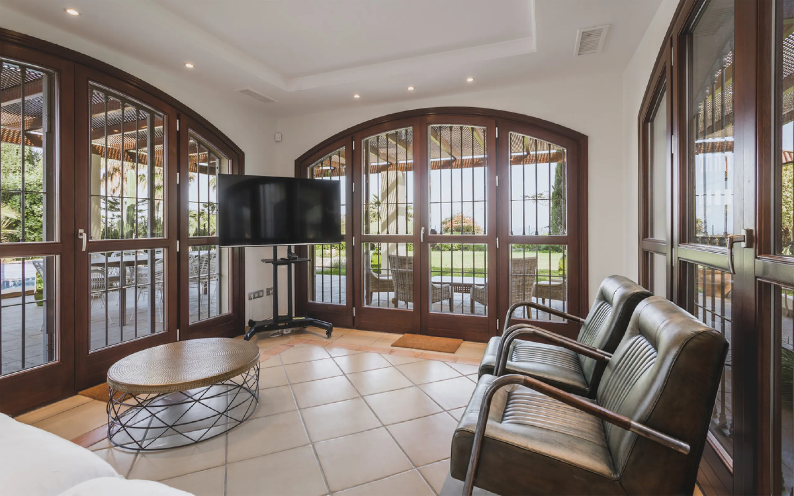 EXCEPTIONAL OPPORTUNITY – Luxurious Country Villa with Sea Views, 7 En-Suite Bedrooms, Gym, Sauna & Remarkable Sustainability Features Just Minutes from Estepona
