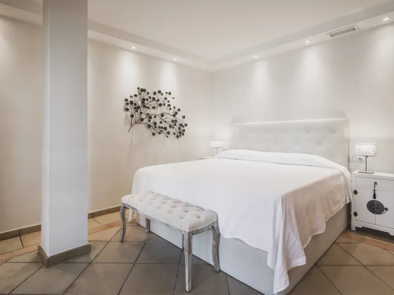 EXCEPTIONAL OPPORTUNITY – Luxurious Country Villa with Sea Views, 7 En-Suite Bedrooms, Gym, Sauna & Remarkable Sustainability Features Just Minutes from Estepona