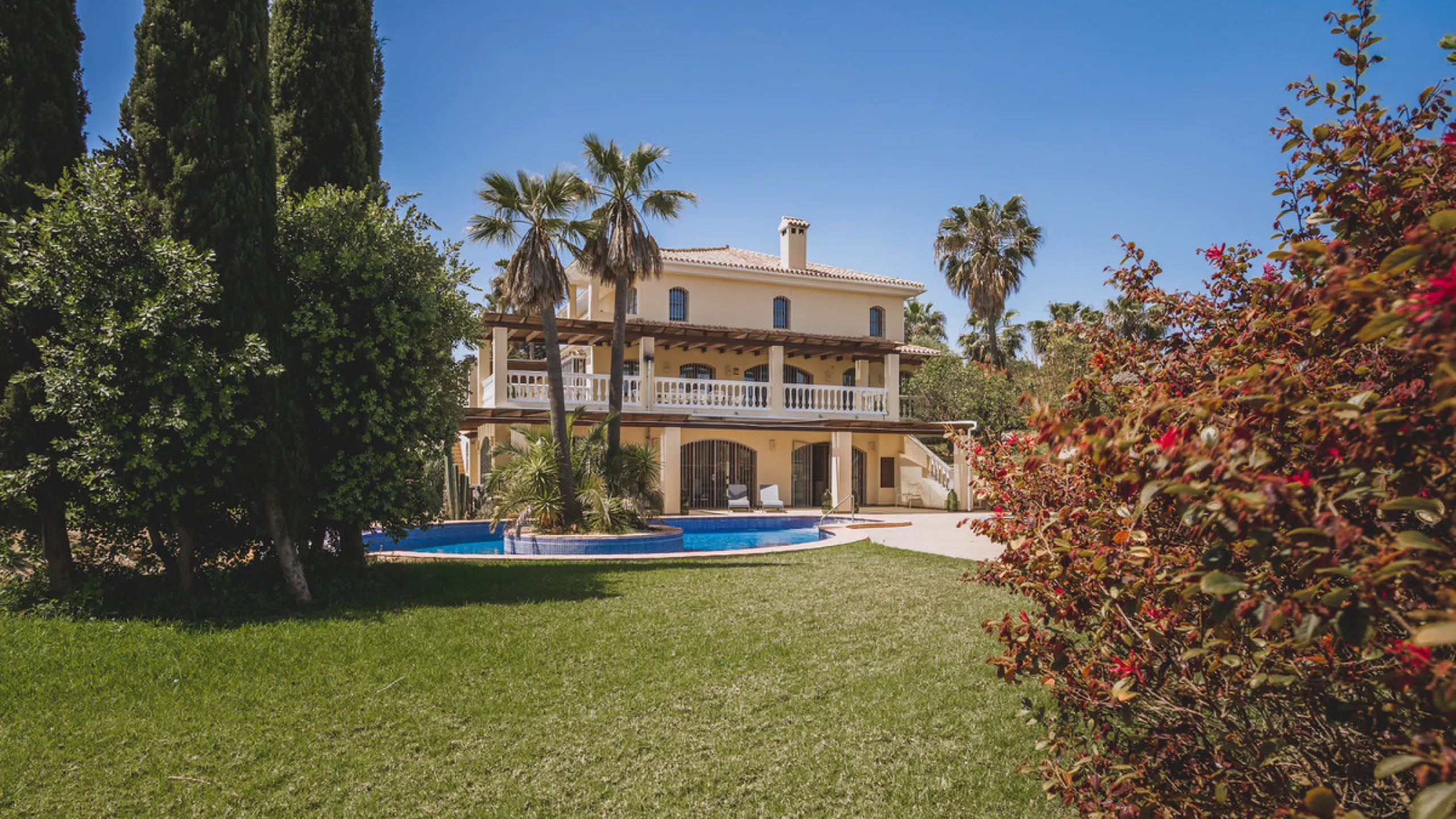 EXCEPTIONAL OPPORTUNITY – Luxurious Country Villa with Sea Views, 7 En-Suite Bedrooms, Gym, Sauna & Remarkable Sustainability Features Just Minutes from Estepona