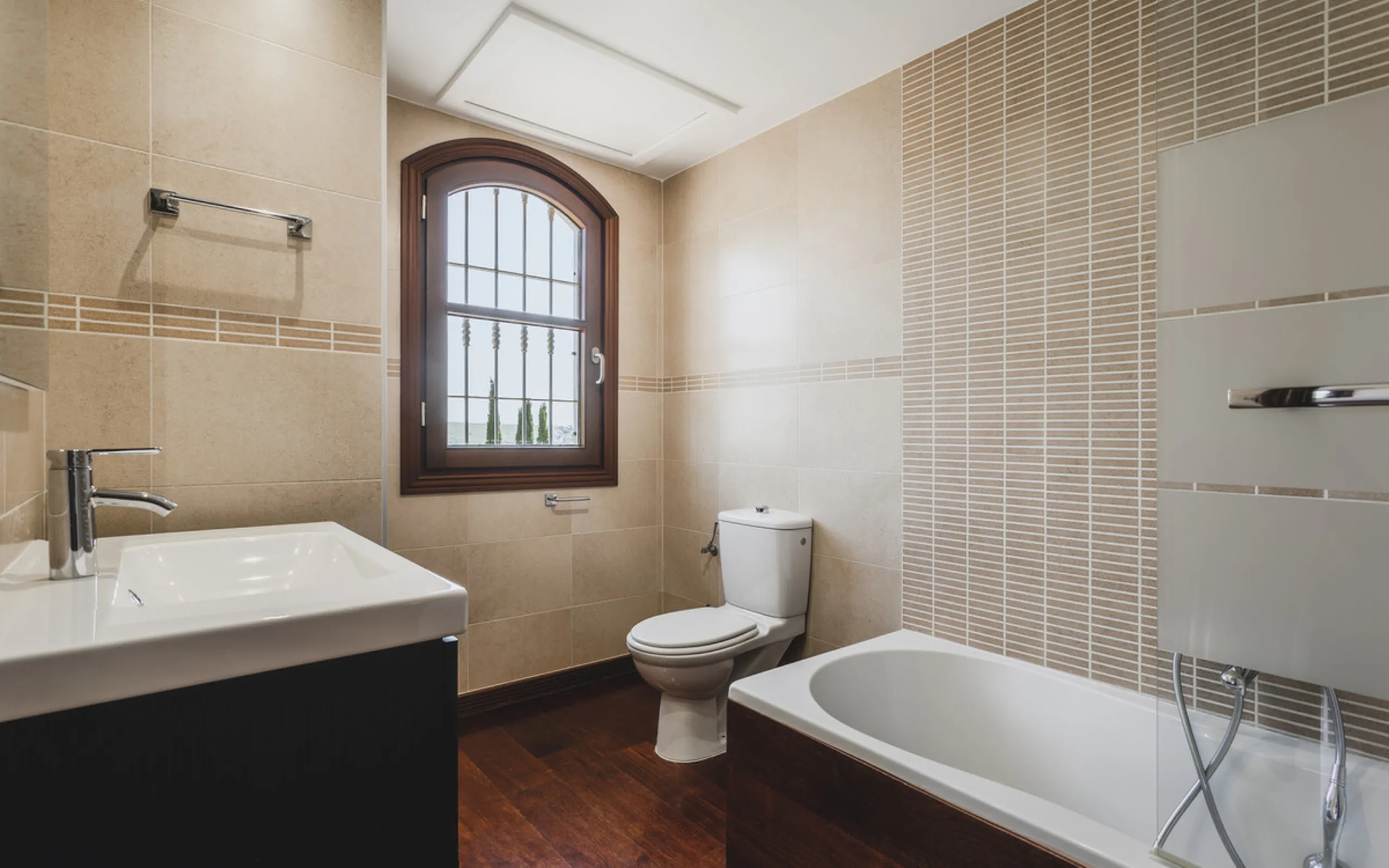 EXCEPTIONAL OPPORTUNITY – Luxurious Country Villa with Sea Views, 7 En-Suite Bedrooms, Gym, Sauna & Remarkable Sustainability Features Just Minutes from Estepona