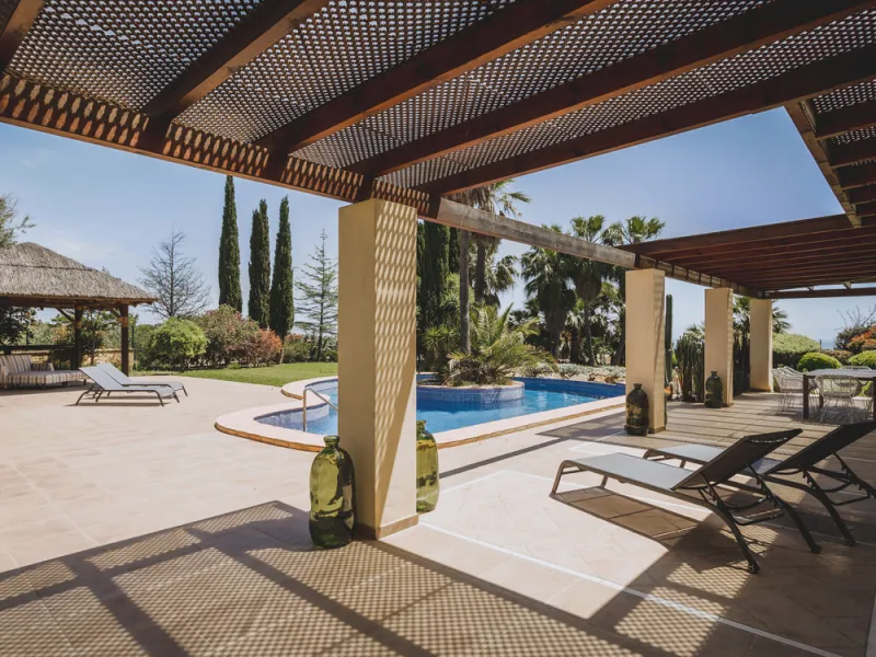 EXCEPTIONAL OPPORTUNITY – Luxurious Country Villa with Sea Views, 7 En-Suite Bedrooms, Gym, Sauna & Remarkable Sustainability Features Just Minutes from Estepona