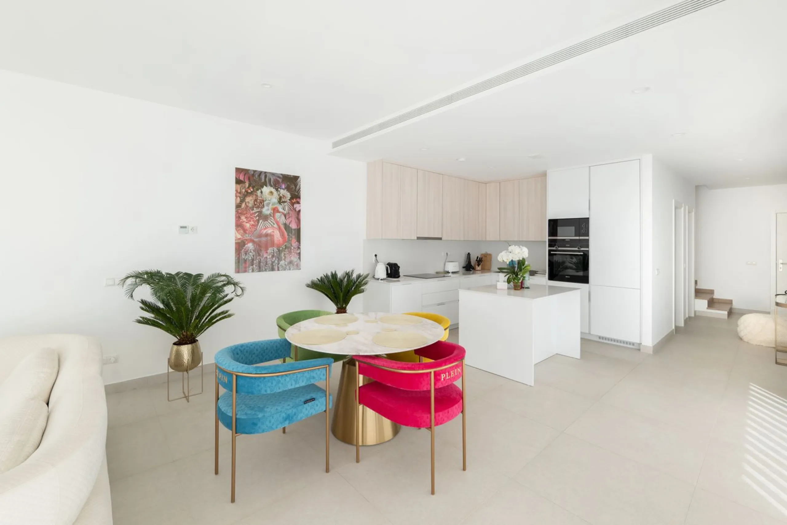 Discover this spacious and bright, beautiful townhouse located within the prestigious Finca Cortesin in Casares Costa. Available for sale, this 2-story property features 3 bedrooms and 3 bathrooms, offering ample space for comfortable living.