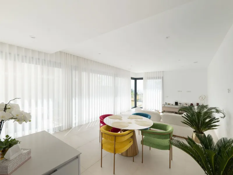 Discover this spacious and bright, beautiful townhouse located within the prestigious Finca Cortesin in Casares Costa. Available for sale, this 2-story property features 3 bedrooms and 3 bathrooms, offering ample space for comfortable living.