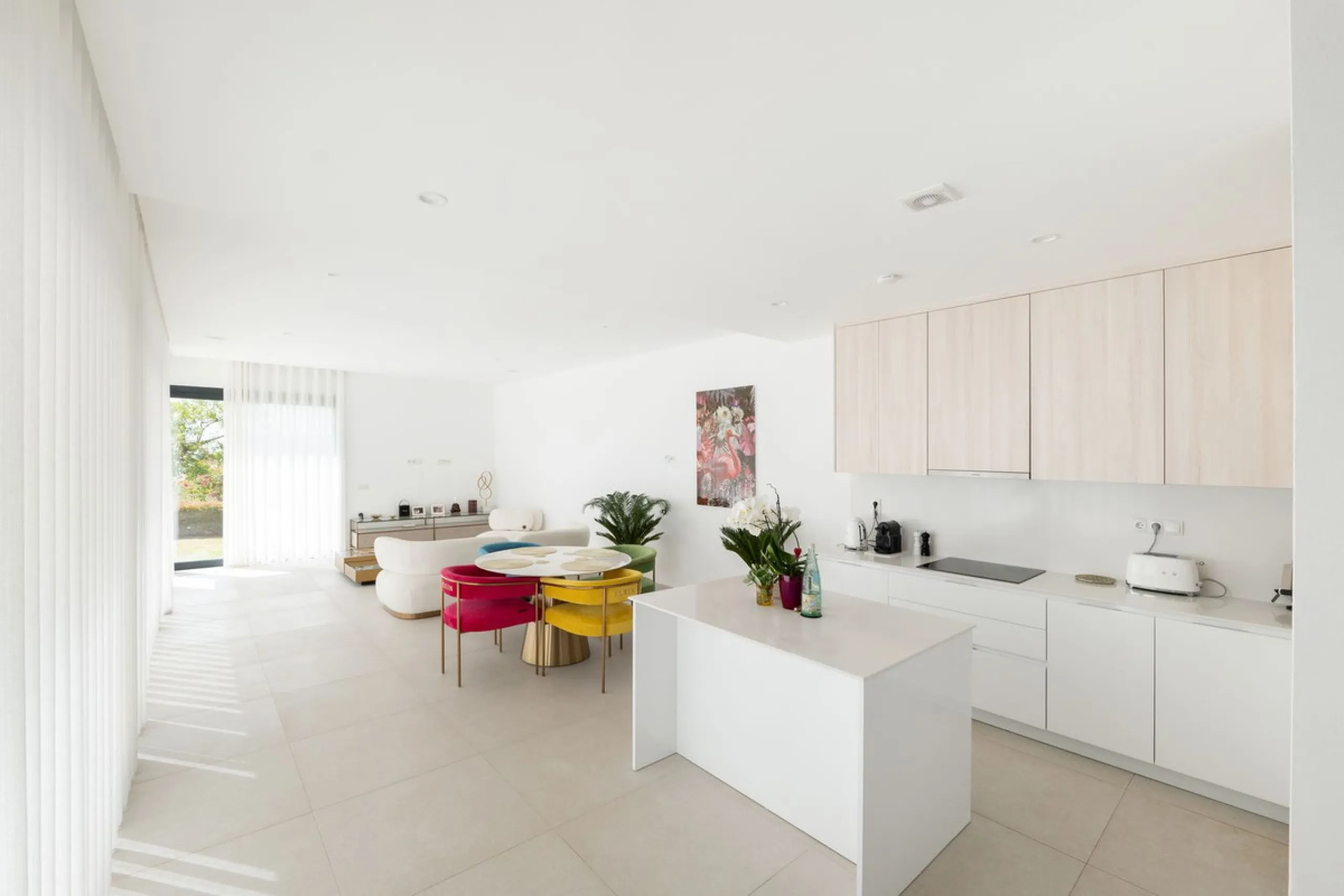 Discover this spacious and bright, beautiful townhouse located within the prestigious Finca Cortesin in Casares Costa. Available for sale, this 2-story property features 3 bedrooms and 3 bathrooms, offering ample space for comfortable living.