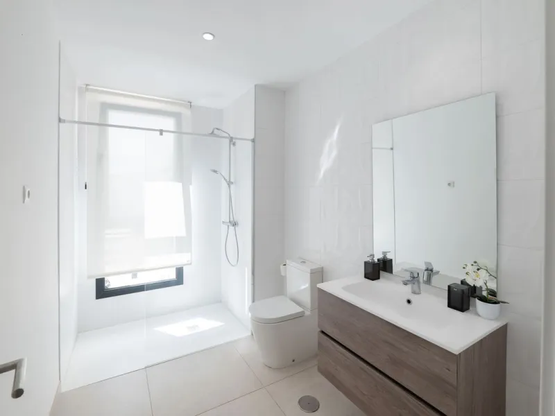 Discover this spacious and bright, beautiful townhouse located within the prestigious Finca Cortesin in Casares Costa. Available for sale, this 2-story property features 3 bedrooms and 3 bathrooms, offering ample space for comfortable living.