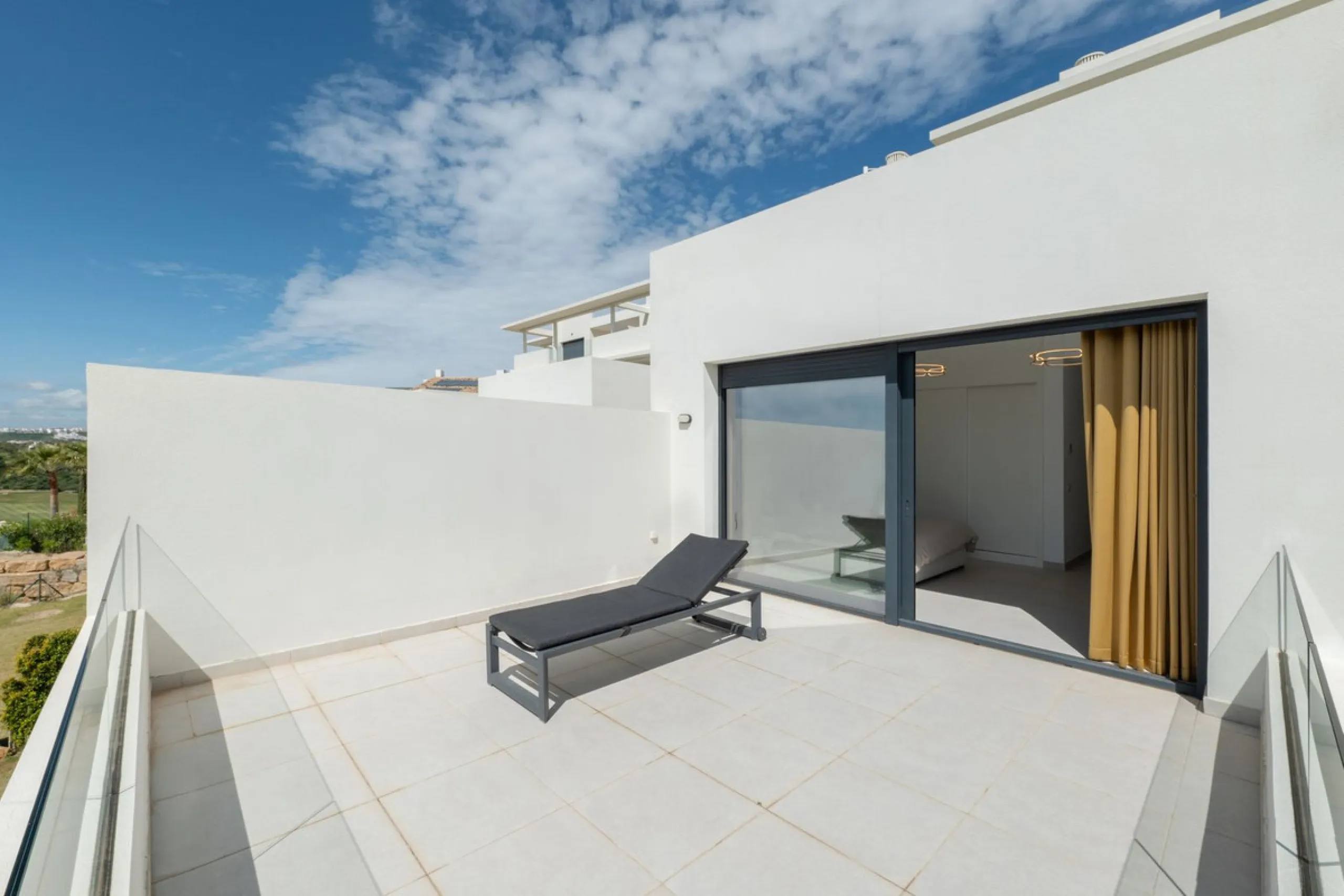 Discover this spacious and bright, beautiful townhouse located within the prestigious Finca Cortesin in Casares Costa. Available for sale, this 2-story property features 3 bedrooms and 3 bathrooms, offering ample space for comfortable living.