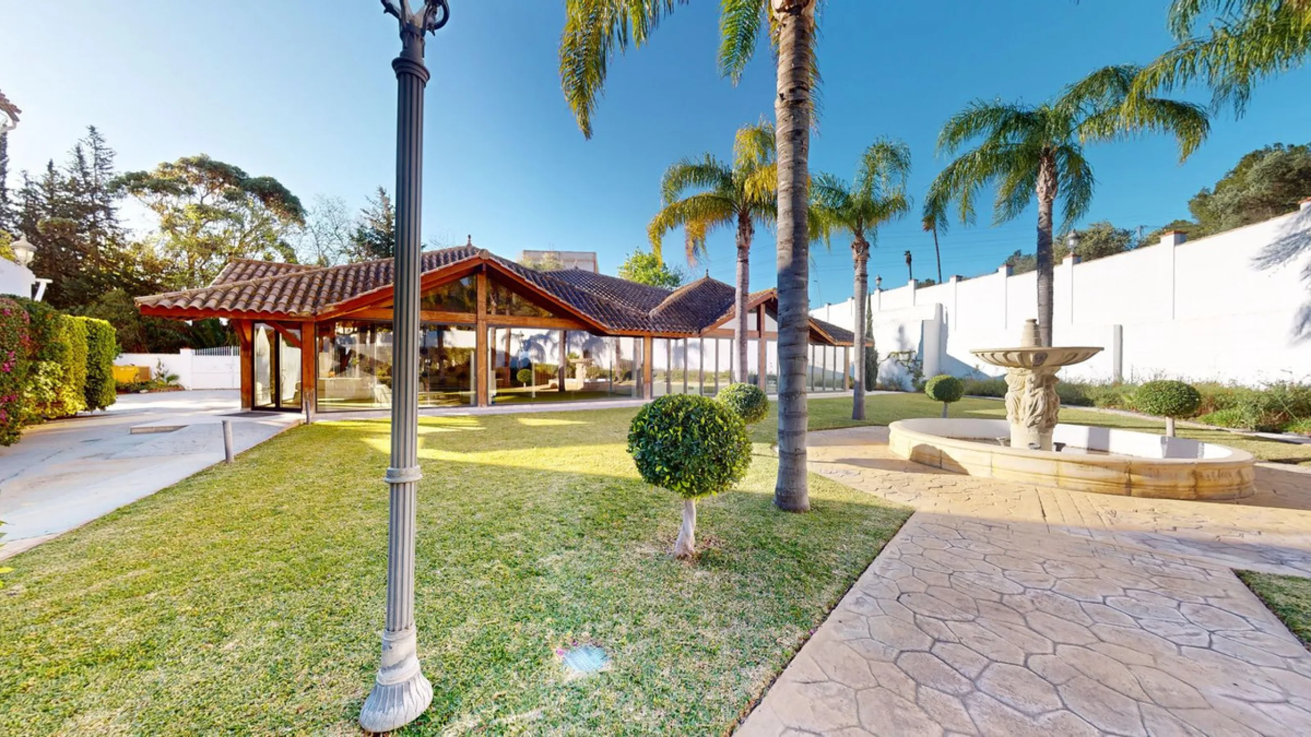 Commercial - Other в продаже в Torremolinos, Málaga. Площадь дома 520 м². Площадь участка 2250 м²