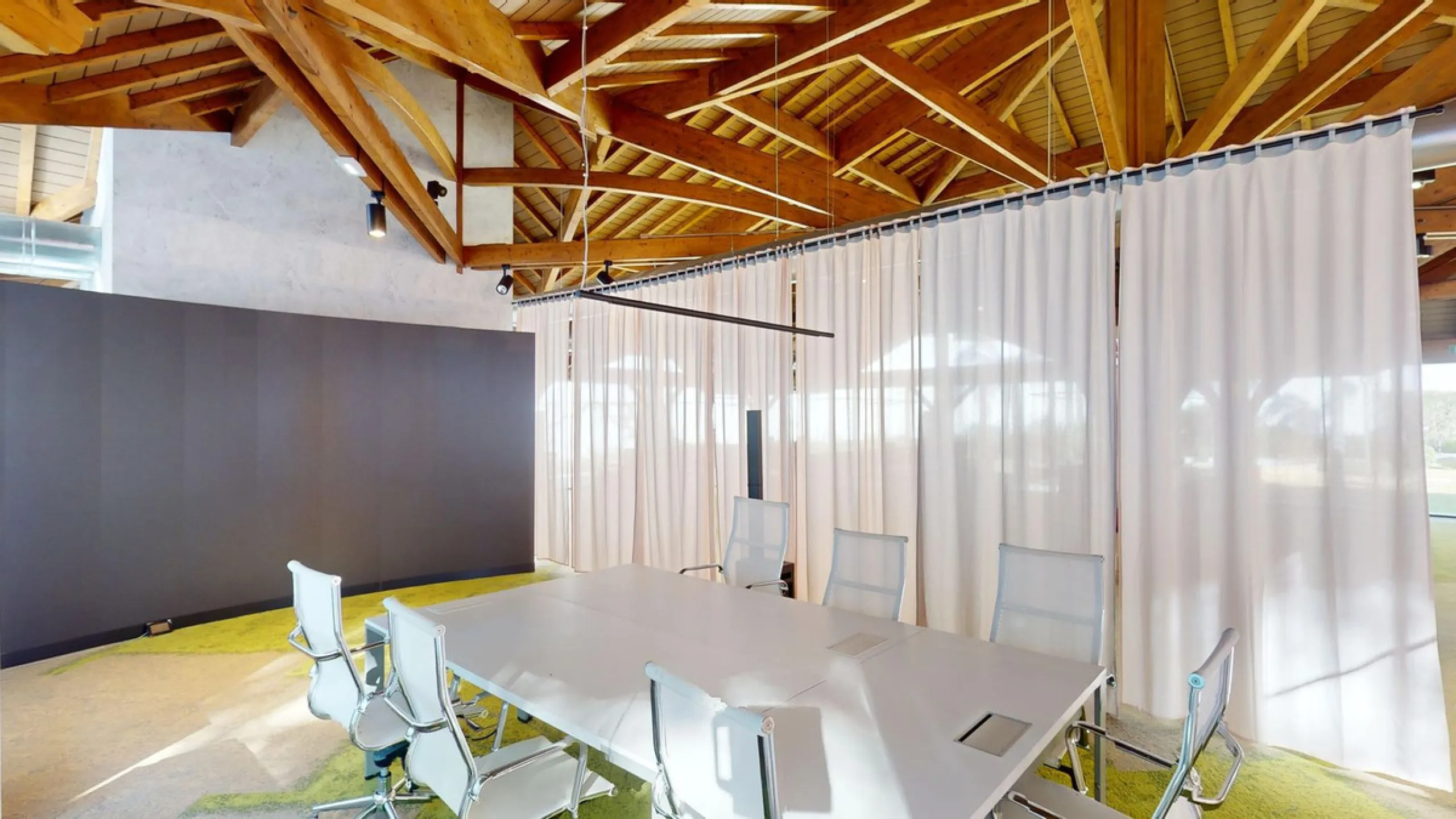Commercial - Other в продаже в Torremolinos, Málaga. Площадь дома 520 м². Площадь участка 2250 м²