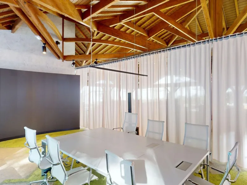 Commercial - Other в продаже в Torremolinos, Málaga. Площадь дома 520 м². Площадь участка 2250 м²