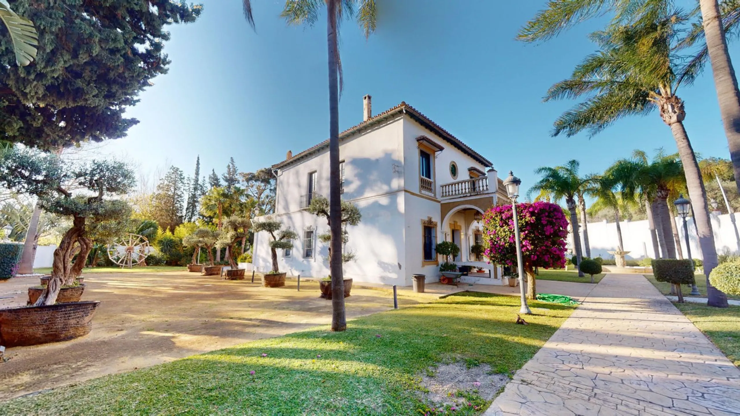 Commercial - Other в продаже в Torremolinos, Málaga. Площадь дома 520 м². Площадь участка 2250 м²