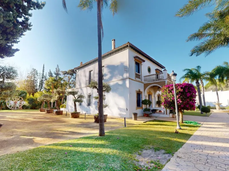 Commercial - Other в продаже в Torremolinos, Málaga. Площадь дома 520 м². Площадь участка 2250 м²