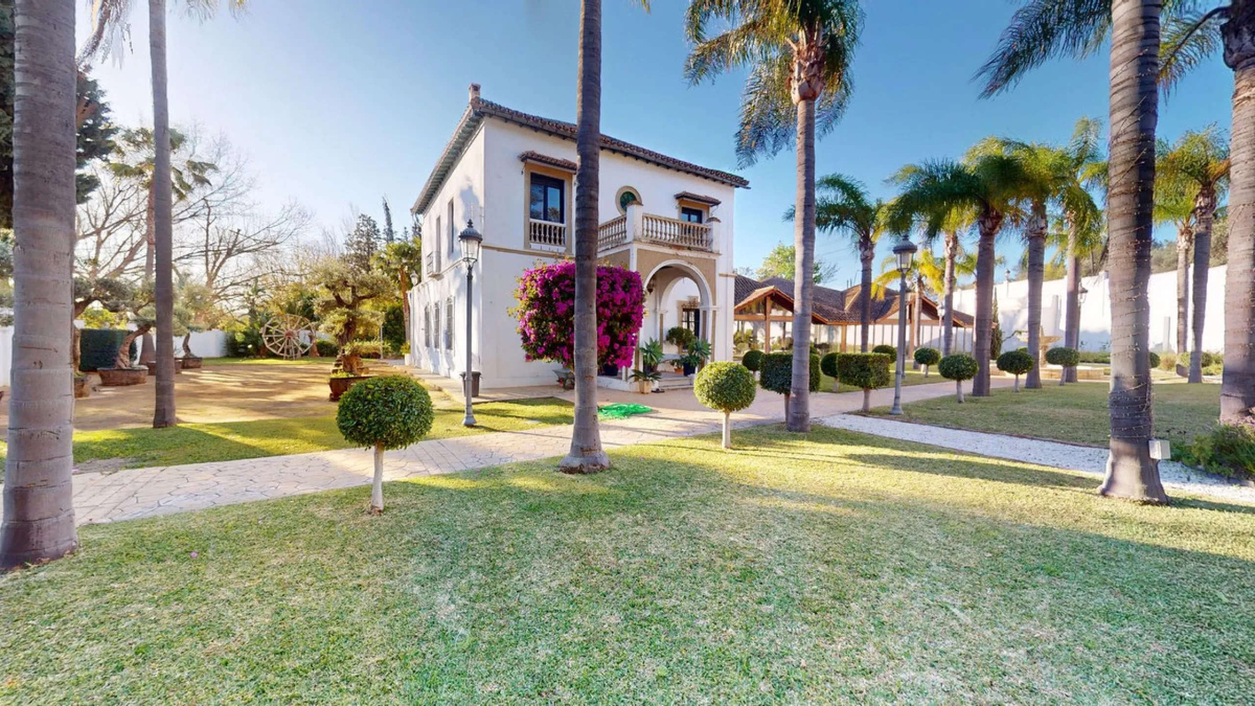 Commercial - Other в продаже в Torremolinos, Málaga. Площадь дома 520 м². Площадь участка 2250 м²
