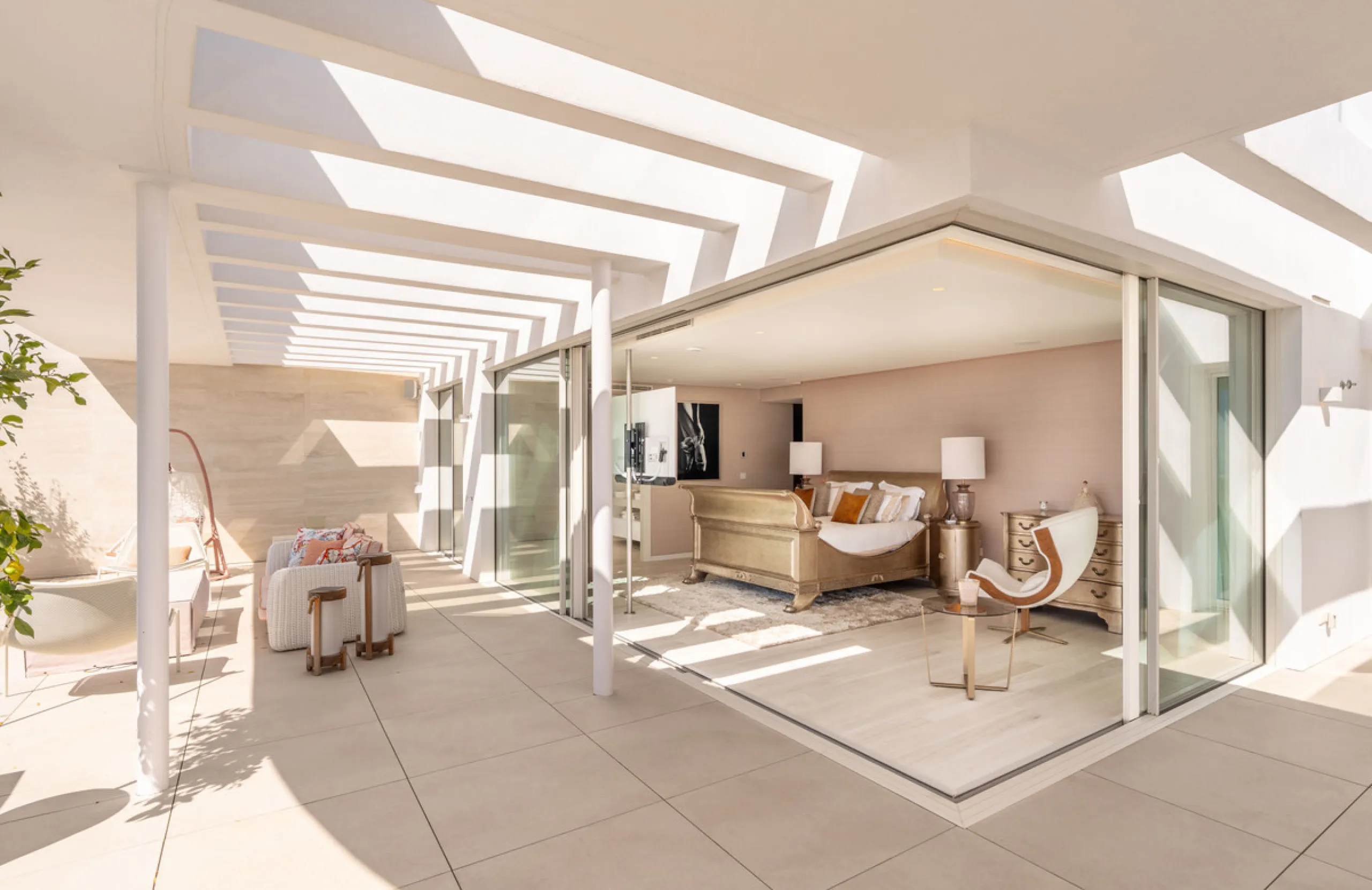 Apartment - Penthouse в продаже в Ojén, Málaga. В доме 3 спален и 3 ванных комнат. Площадь дома 275 м²