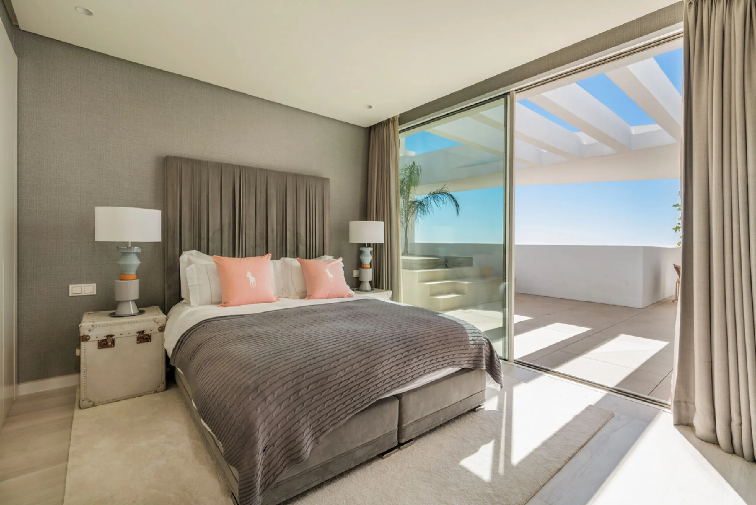 Apartment - Penthouse в продаже в Ojén, Málaga. В доме 3 спален и 3 ванных комнат. Площадь дома 275 м²