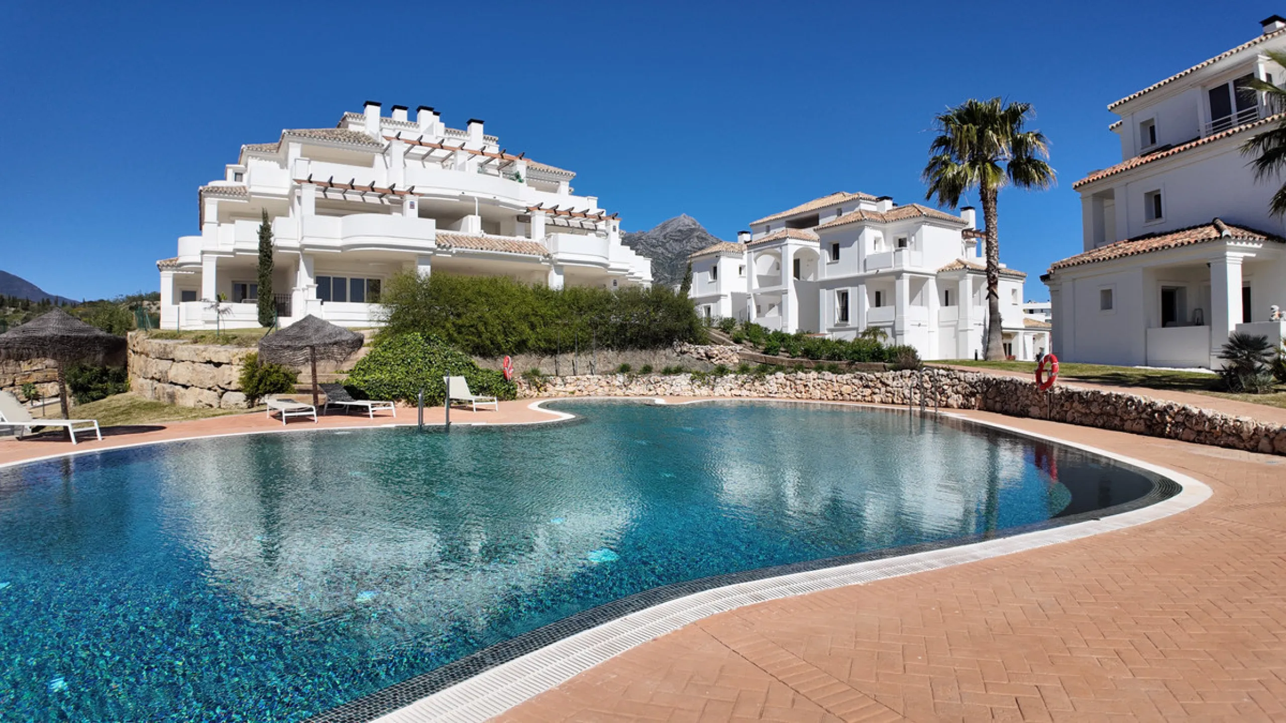 Apartment - Middle Floor Apartment в продаже в Marbella, Málaga. В доме 2 спален и 4 ванных комнат. Площадь дома 154 м²