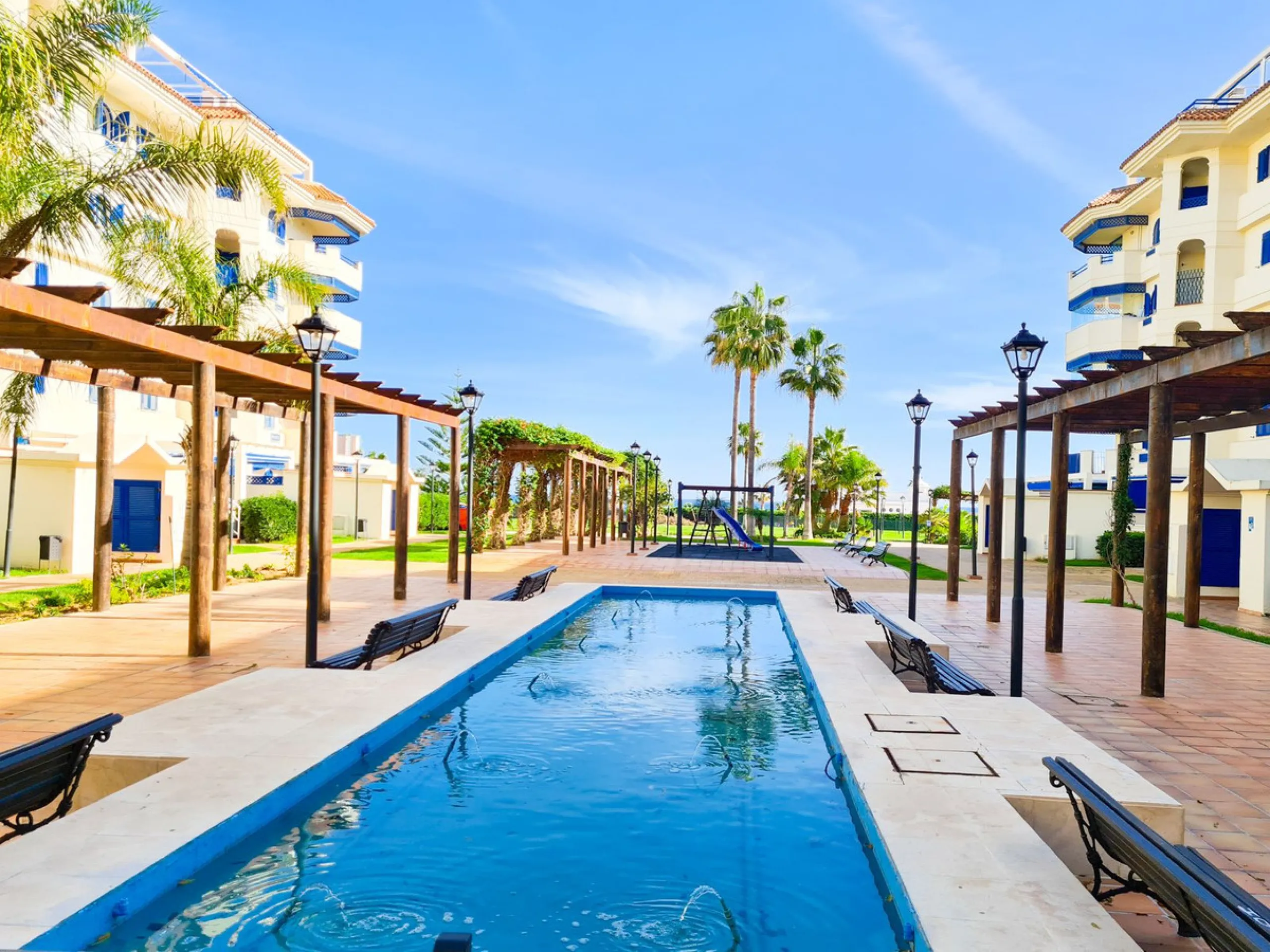 Fantastic 1-bedroom BEACHFRONT penthouse located in the well-known La Noria III development in San Luis de Sabinillas, straight at the beach and surrounded by all amenities.