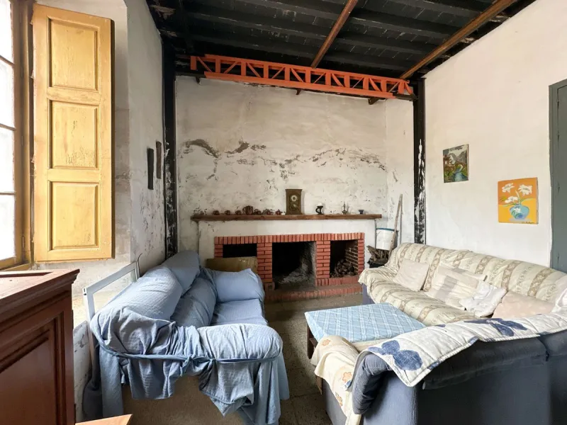 Immerse yourself in the magic of nature and history with this spectacular estate located in the Montes de Málaga Natural Park. Finca Lagar de Tolosa not only offers a unique living experience but also the opportunity to own a piece of Málaga's rich histor