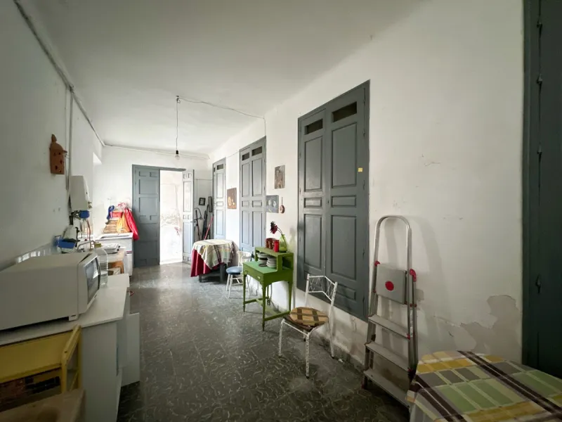 Immerse yourself in the magic of nature and history with this spectacular estate located in the Montes de Málaga Natural Park. Finca Lagar de Tolosa not only offers a unique living experience but also the opportunity to own a piece of Málaga's rich histor