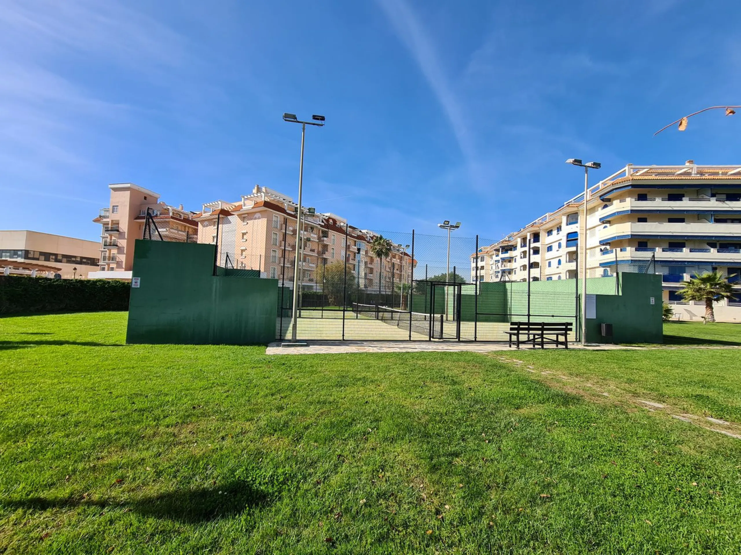 Fantastic 1-bedroom BEACHFRONT penthouse located in the well-known La Noria III development in San Luis de Sabinillas, straight at the beach and surrounded by all amenities.