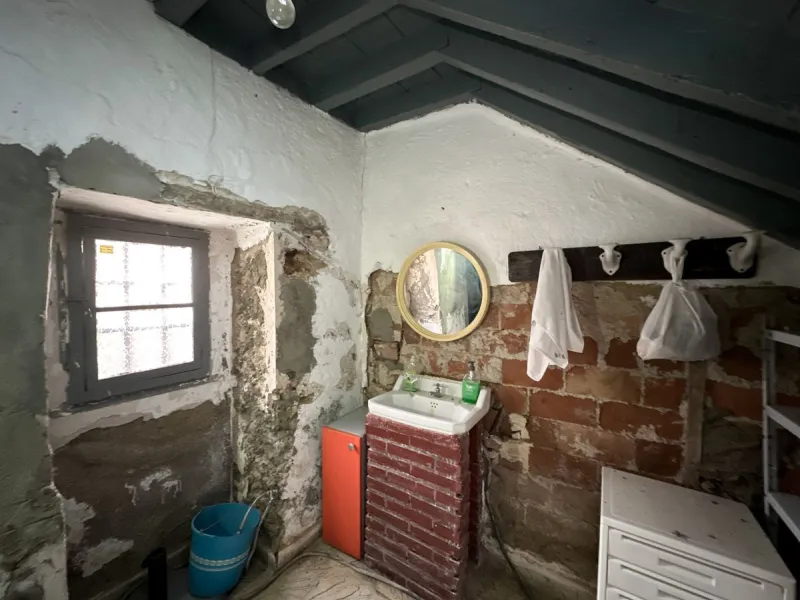 Immerse yourself in the magic of nature and history with this spectacular estate located in the Montes de Málaga Natural Park. Finca Lagar de Tolosa not only offers a unique living experience but also the opportunity to own a piece of Málaga's rich histor