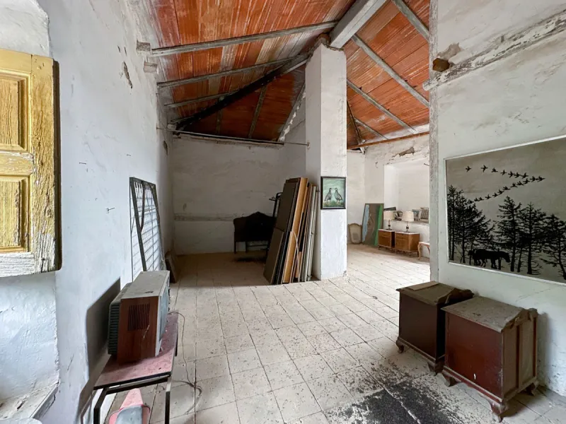 Immerse yourself in the magic of nature and history with this spectacular estate located in the Montes de Málaga Natural Park. Finca Lagar de Tolosa not only offers a unique living experience but also the opportunity to own a piece of Málaga's rich histor