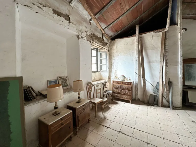 Immerse yourself in the magic of nature and history with this spectacular estate located in the Montes de Málaga Natural Park. Finca Lagar de Tolosa not only offers a unique living experience but also the opportunity to own a piece of Málaga's rich histor