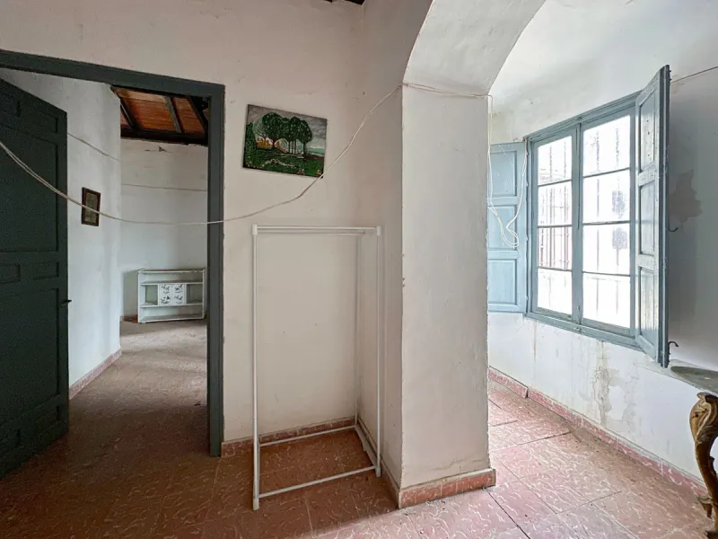 Immerse yourself in the magic of nature and history with this spectacular estate located in the Montes de Málaga Natural Park. Finca Lagar de Tolosa not only offers a unique living experience but also the opportunity to own a piece of Málaga's rich histor
