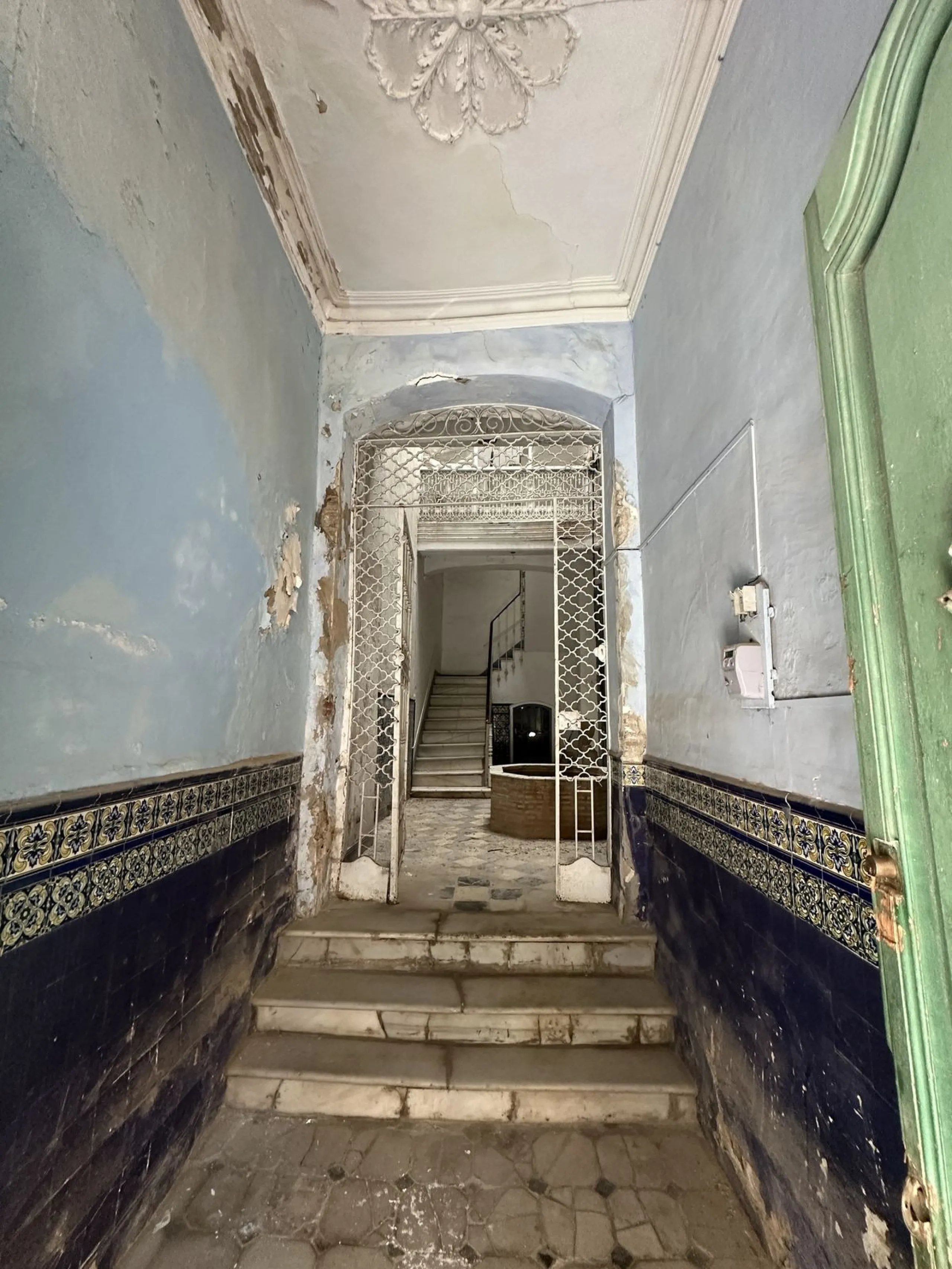 Building in the Malaga Centro Historico with hidden charm and beauty! Built with traditional regional architectural style and documented in the Malaga book of architecture.