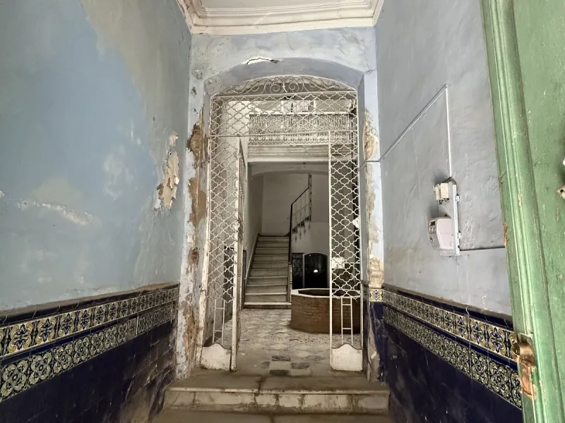 Building in the Malaga Centro Historico with hidden charm and beauty! Built with traditional regional architectural style and documented in the Malaga book of architecture.