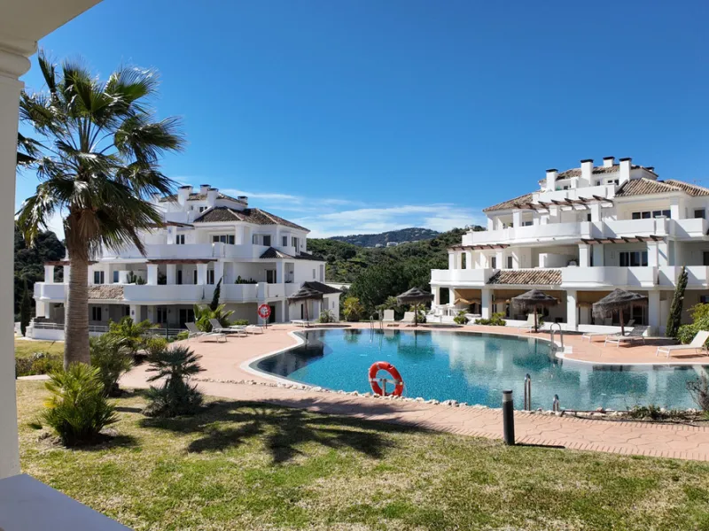 Apartment - Middle Floor Apartment в продаже в Marbella, Málaga. В доме 2 спален и 4 ванных комнат. Площадь дома 154 м²